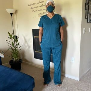 Women’s Scrub Set with matching mask